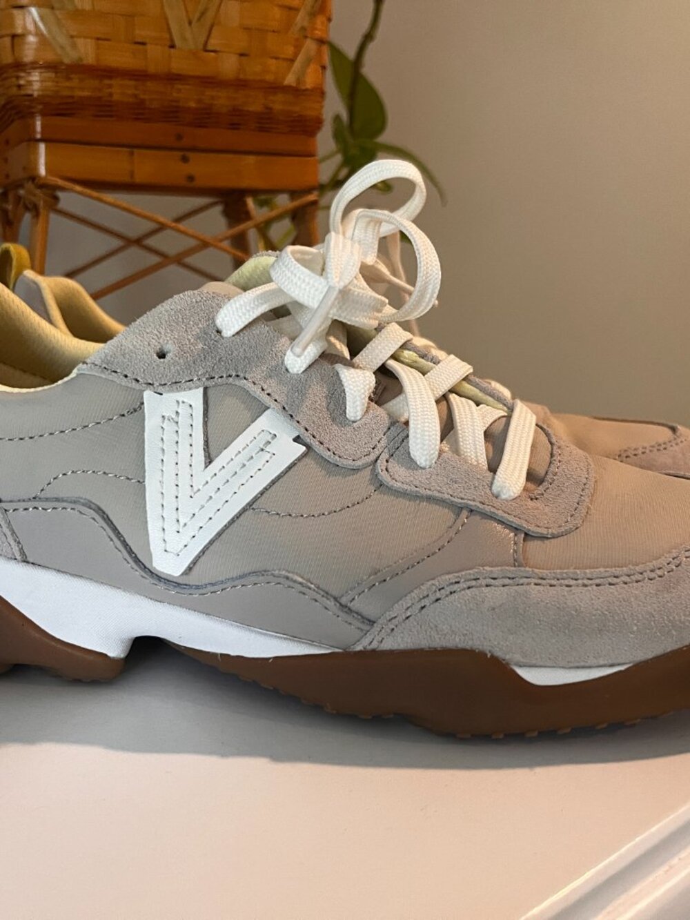 Vionic Women's Walk Slim Glide Walking Shoe, Arch Support Sneakers- Size 7.5